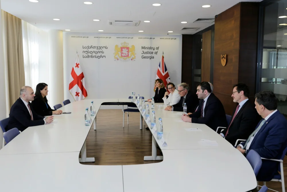 იუსტიციის მინისტრის მოადგილემ, ბექა ძამაშვილმა, ბრიტანელ ადვოკატებს უმასპინძლ