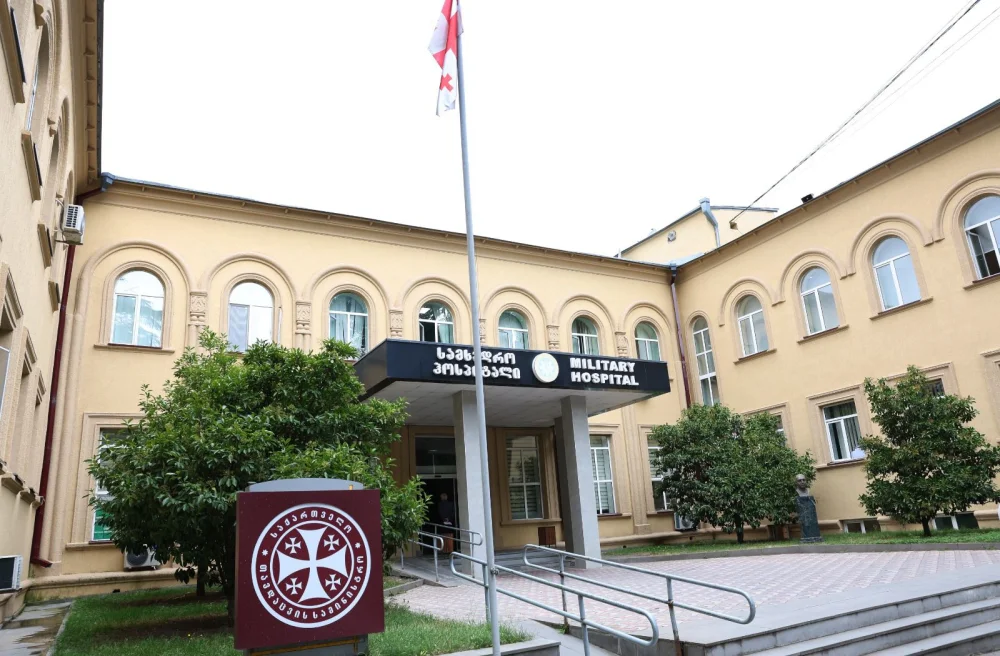 შინაგან საქმეთა მინისტრმა, გეკა გელაძემ გორში მომხდარი თავდასხმის შედეგად დაჭრილი და დაშავებული პოლიციელები მოინახულა.