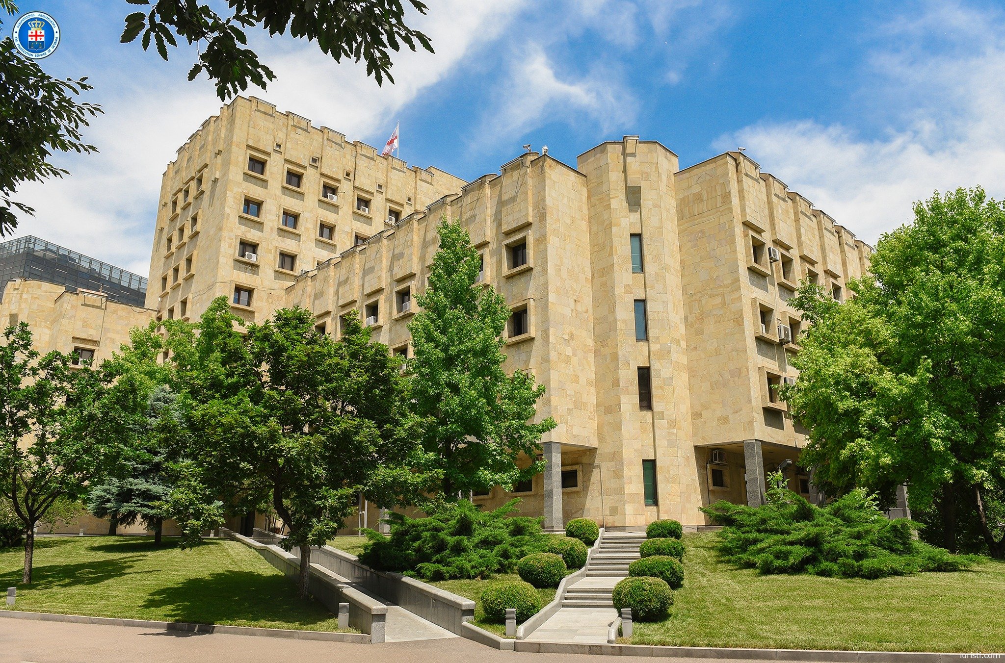 განზრახ მკვლელობის მცდელობის ფაქტზე, პროკურატურის მიერ წარდგენილი მტკიცებულებების საფუძველზე, ბრალდებულს 12 წლით თავისუფლების აღკვეთა მიესაჯა